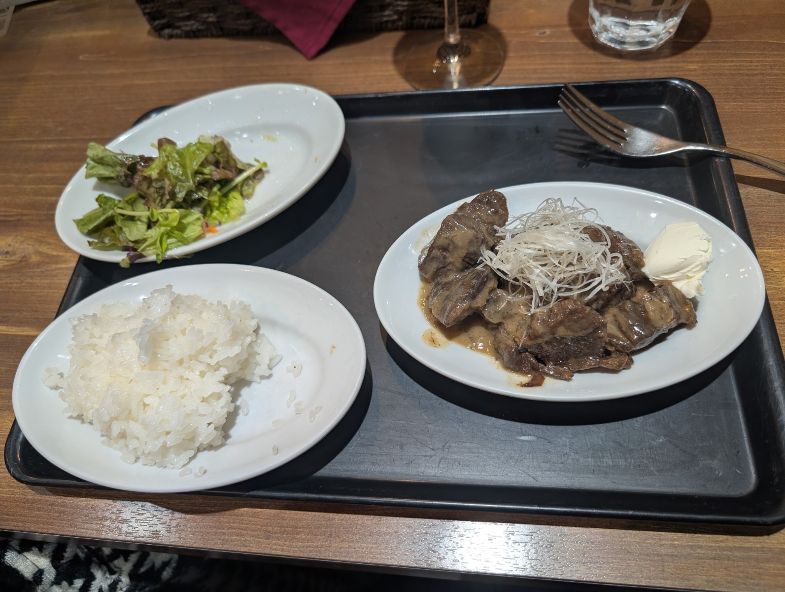 筆者が実際に利用した大阪エアポートワイナリーの肉料理メニュー