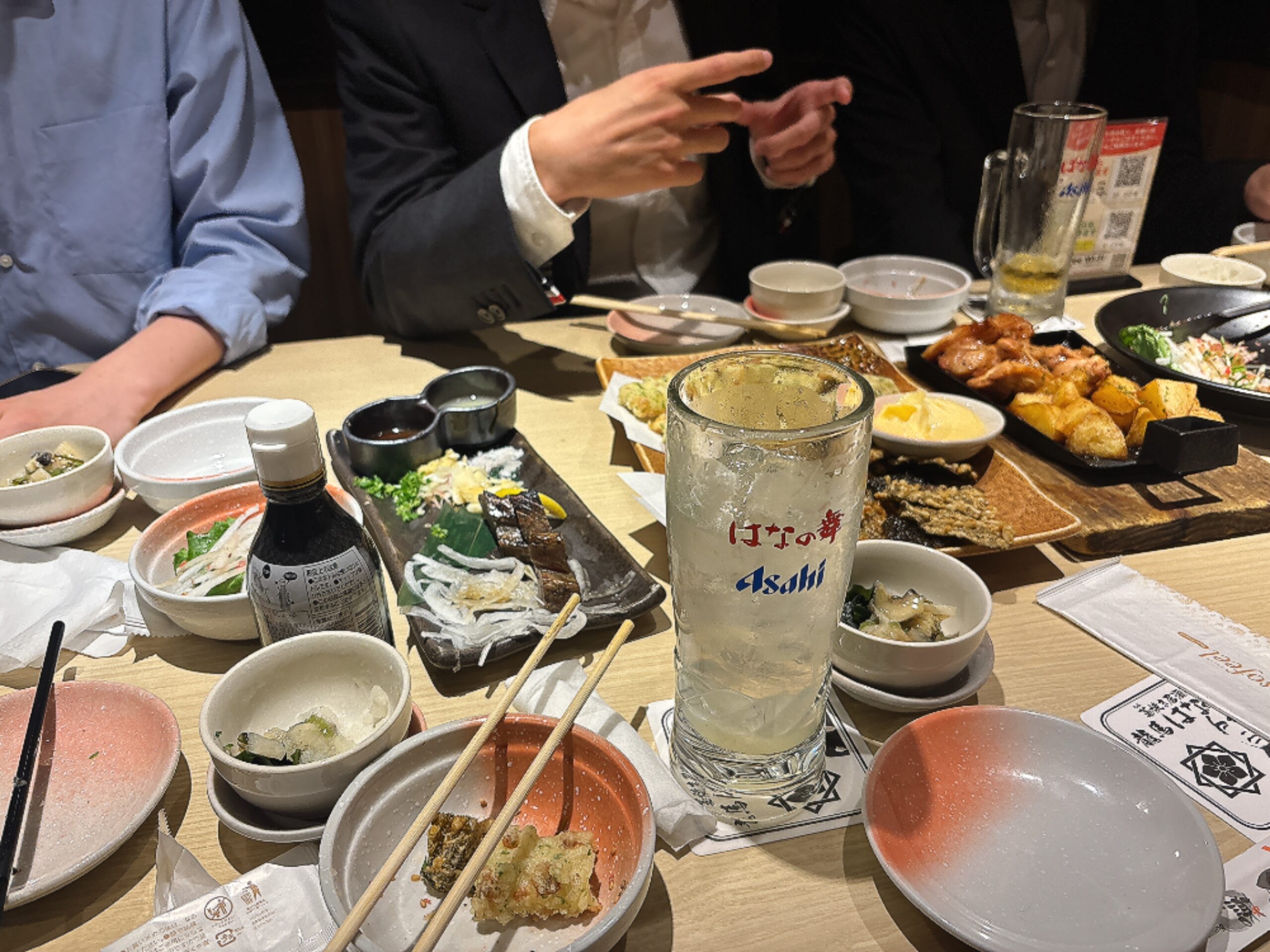 サラリーマンの飲み会のイメージ画像
