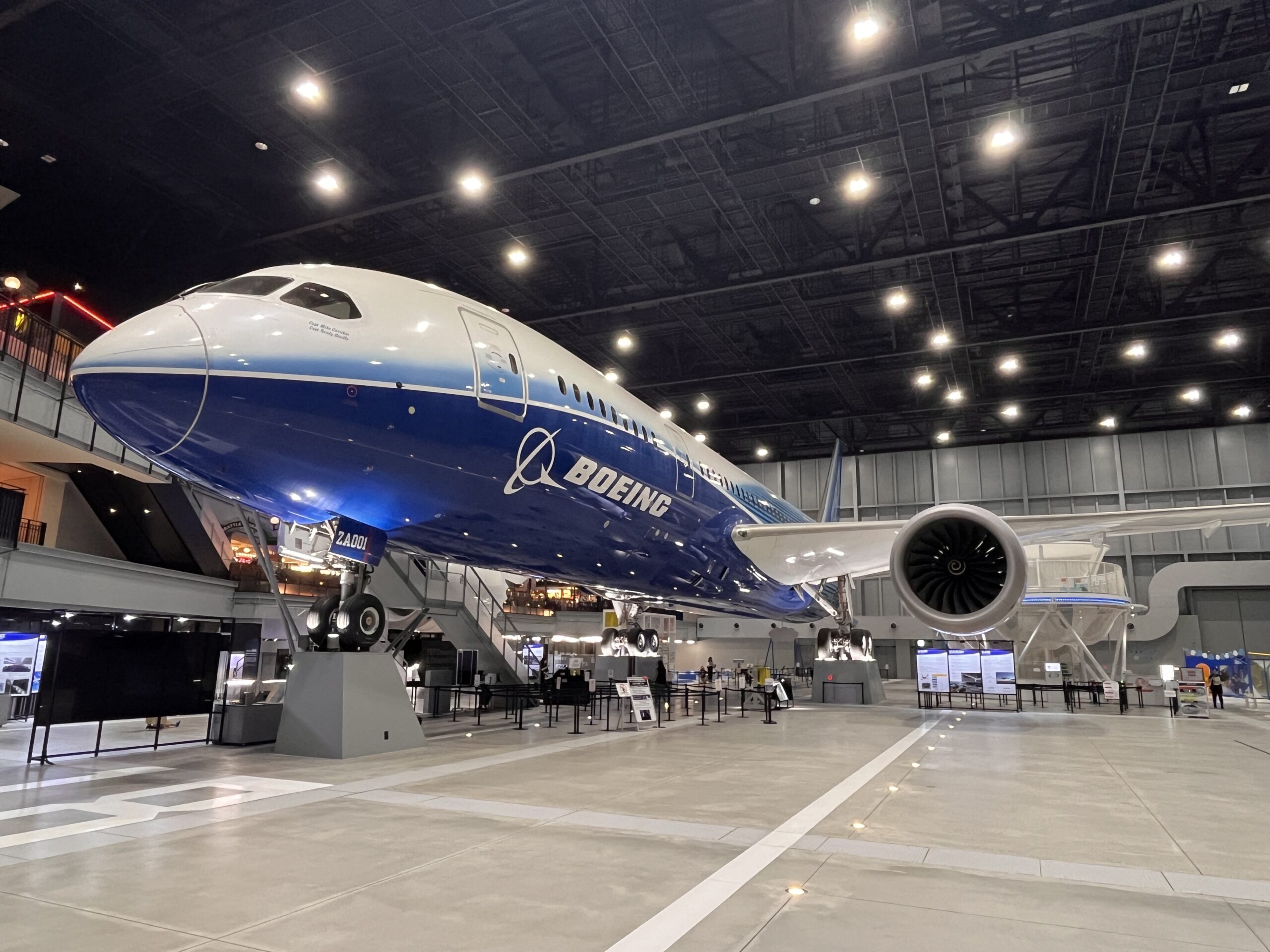 実物のB787